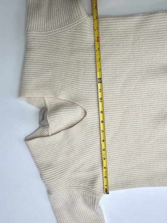 EUC Everlane Cashmere Ribbed V-Neck Cropped Sweater in Cream, S - Picture 13 of 16